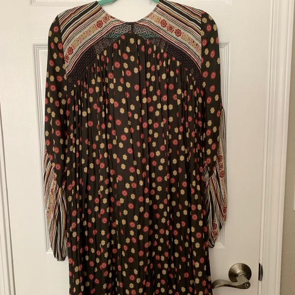 ✅SOLD 8/27/24 ✅ FREE PEOPLE new dress. Boho style. - Picture 3 of 3